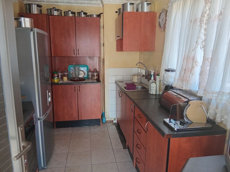 Two-bedroom house to Rent in Mogwase - Photo 4