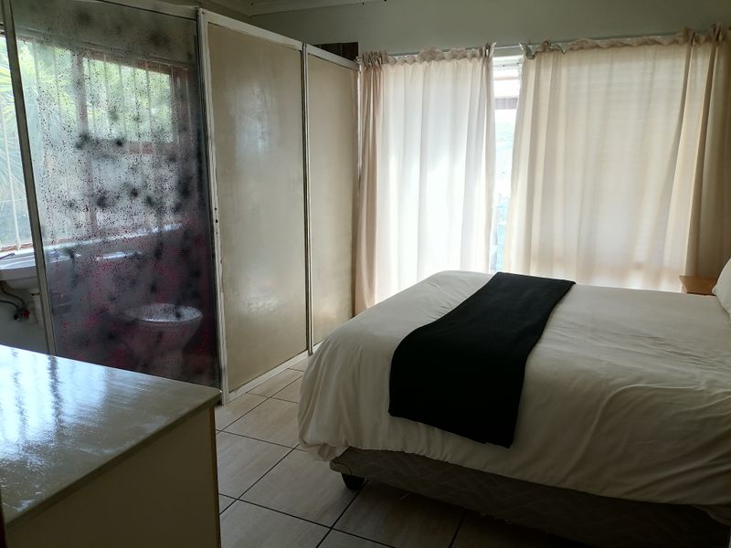 Coastal Living – Fully Furnished Room - C Place - Photo 1
