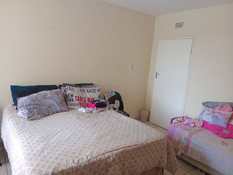 Spacious 2-bedroom flat in the CBD! - Photo 10