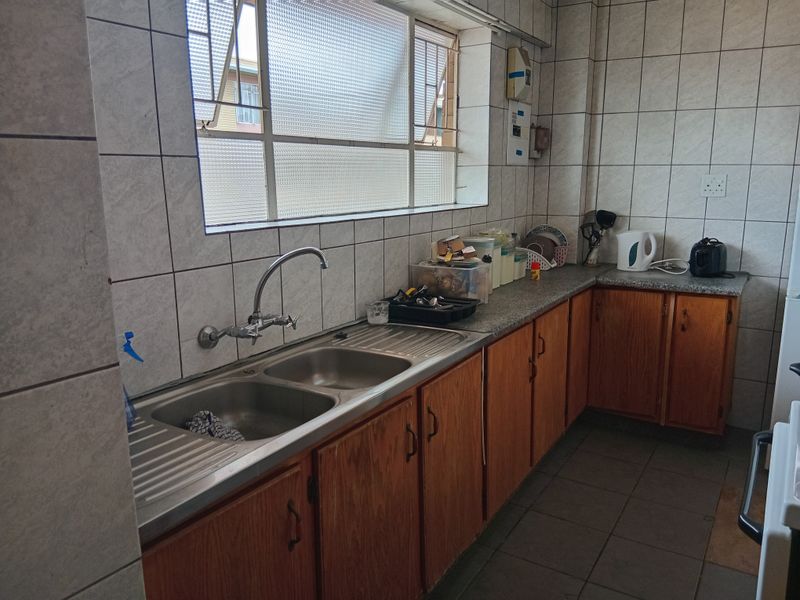 Spacious 2-bedroom flat in the CBD! - Photo 6