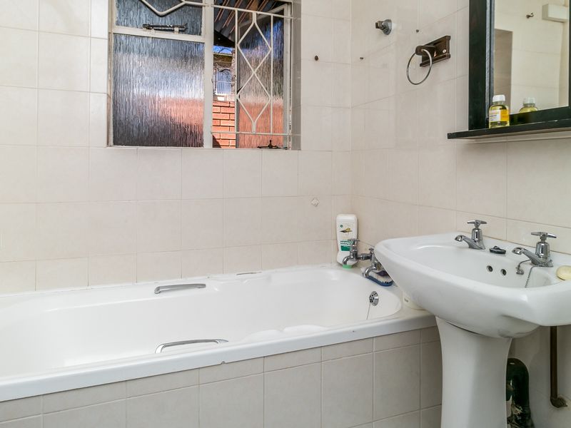 2 bed 2 bath townhouse - Photo 9