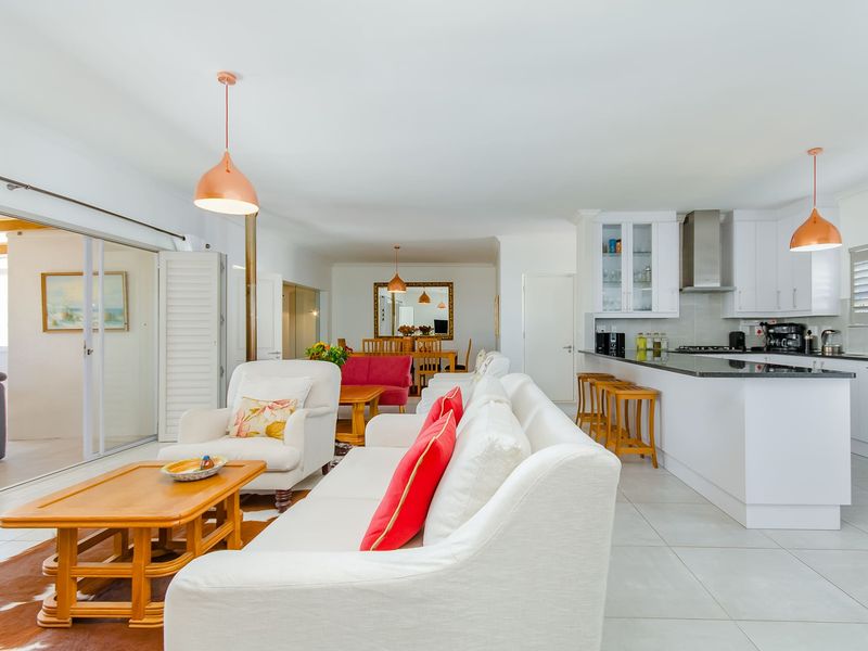 Modern Comfort & Effortless Entertaining. - Photo 10