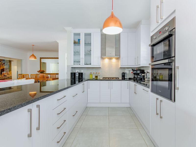 Modern Comfort & Effortless Entertaining. - Photo 7