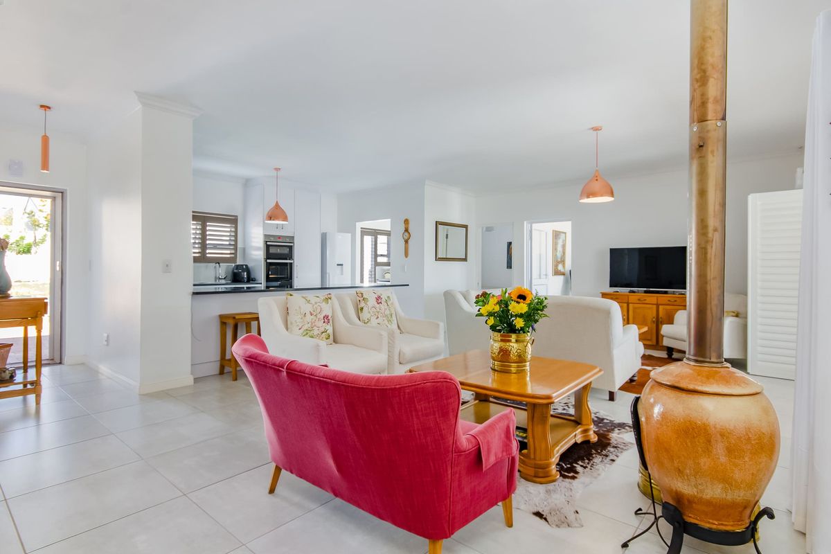 Modern Comfort & Effortless Entertaining. - Photo 2