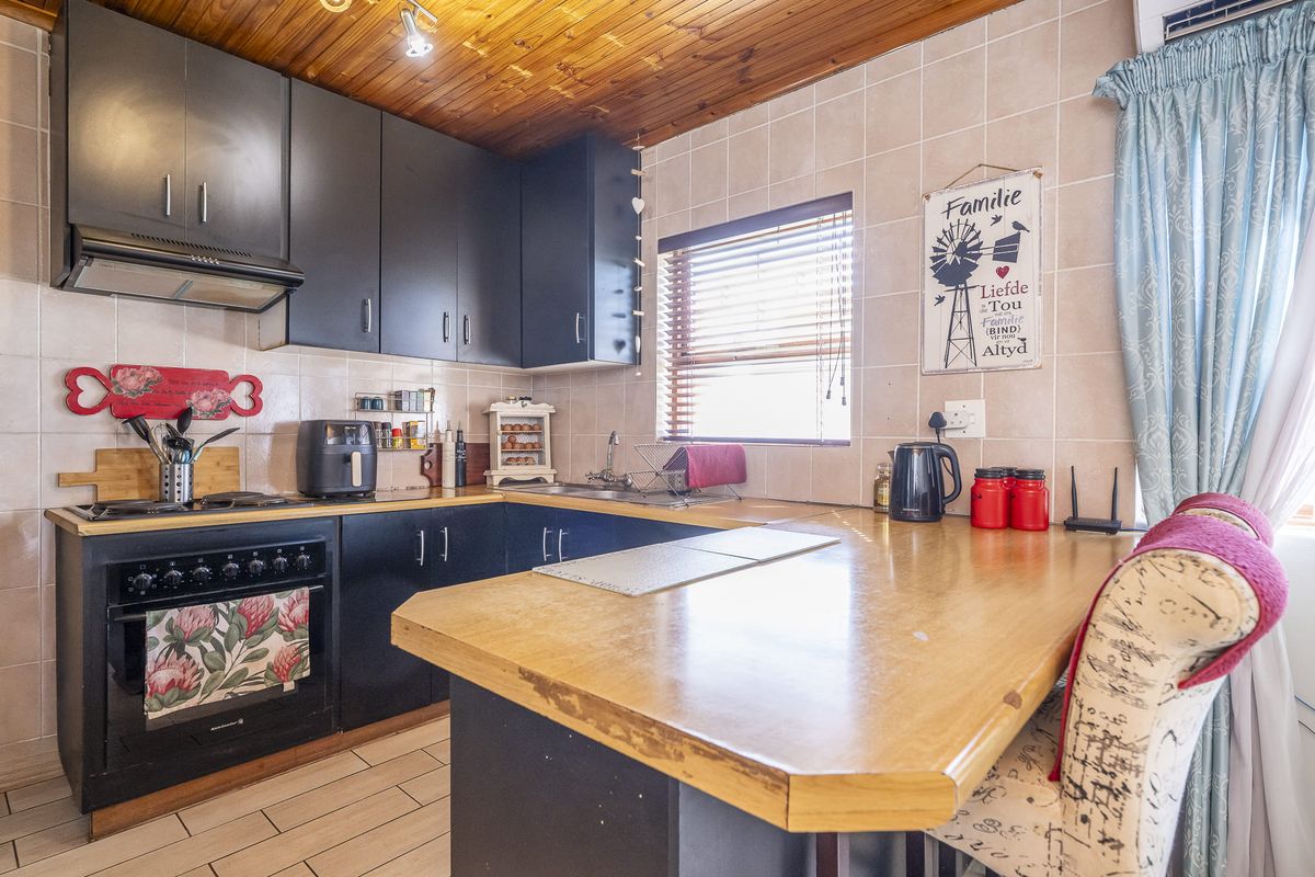 The Perfect Lock-Up-and-Go in Bonnie Brae! - Photo 5