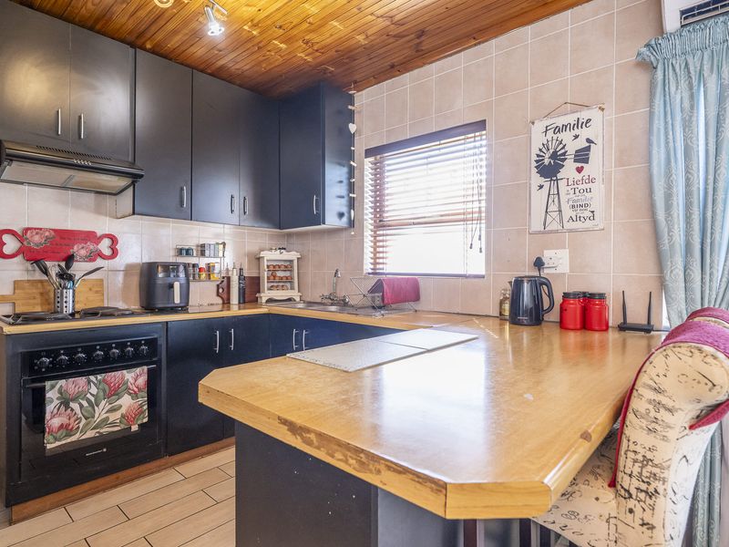 The Perfect Lock-Up-and-Go in Bonnie Brae! - Photo 5
