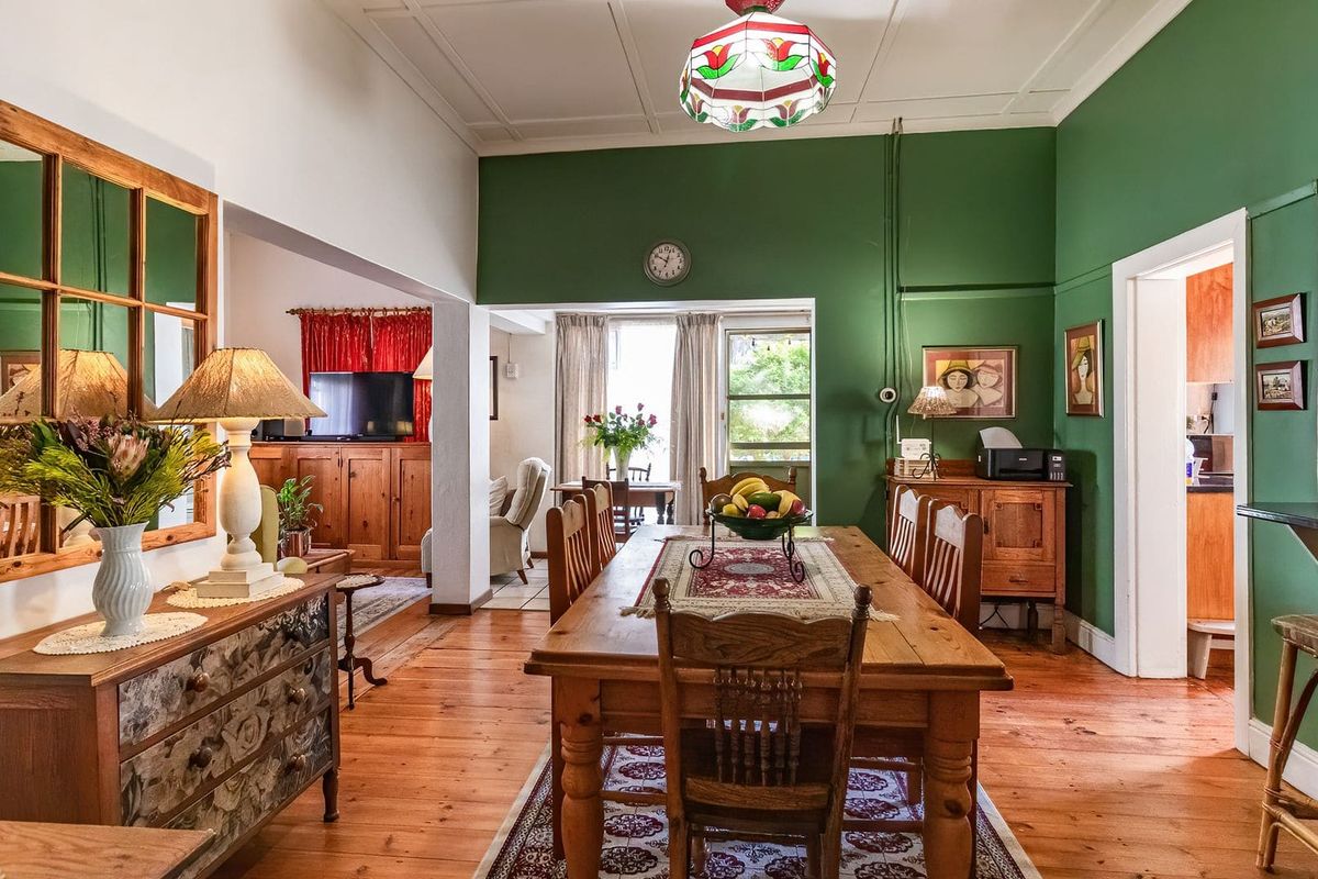 Warm Family Home with Flatlet and Income Potential in Bonnievale. - Photo 4