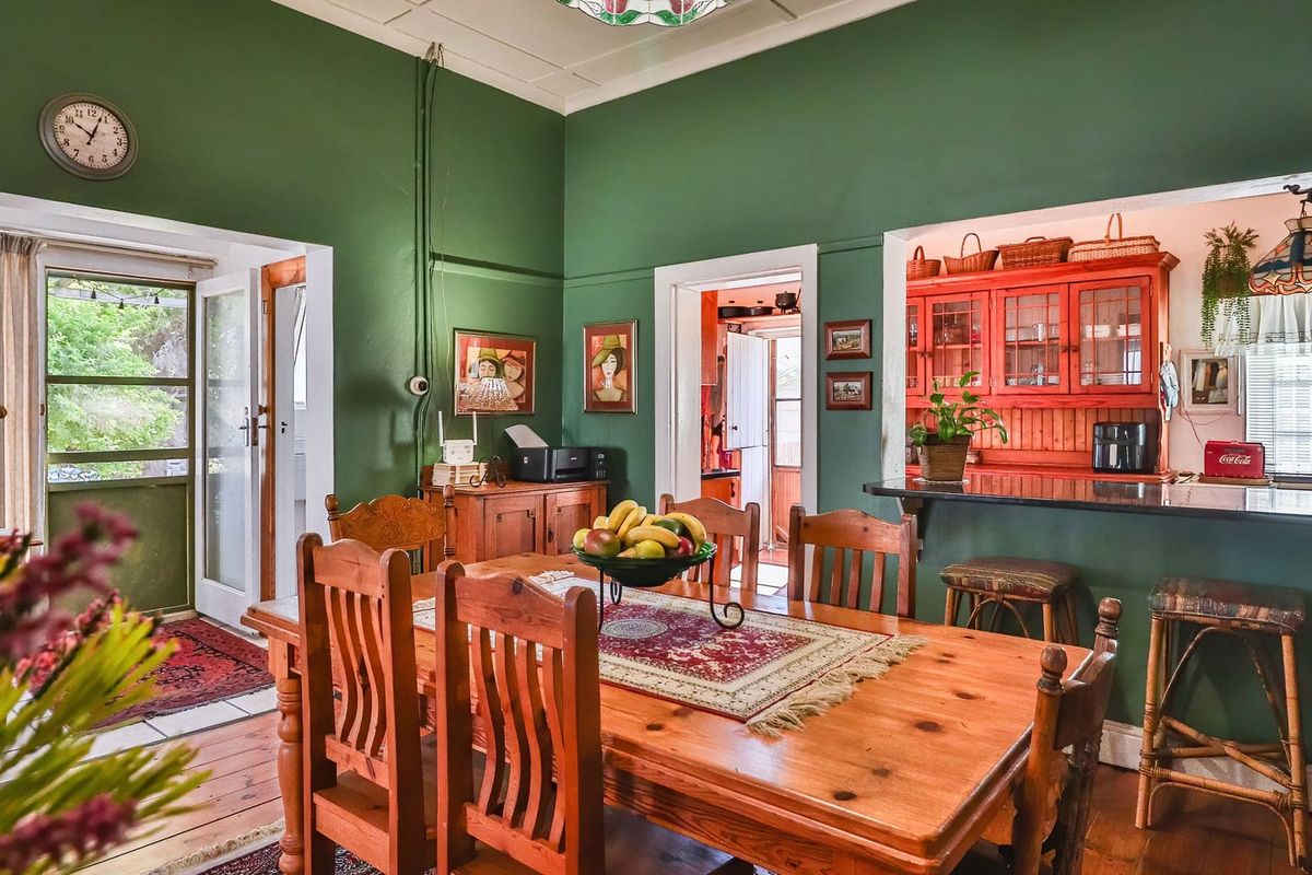 Warm Family Home with Flatlet and Income Potential in Bonnievale. - Photo 5