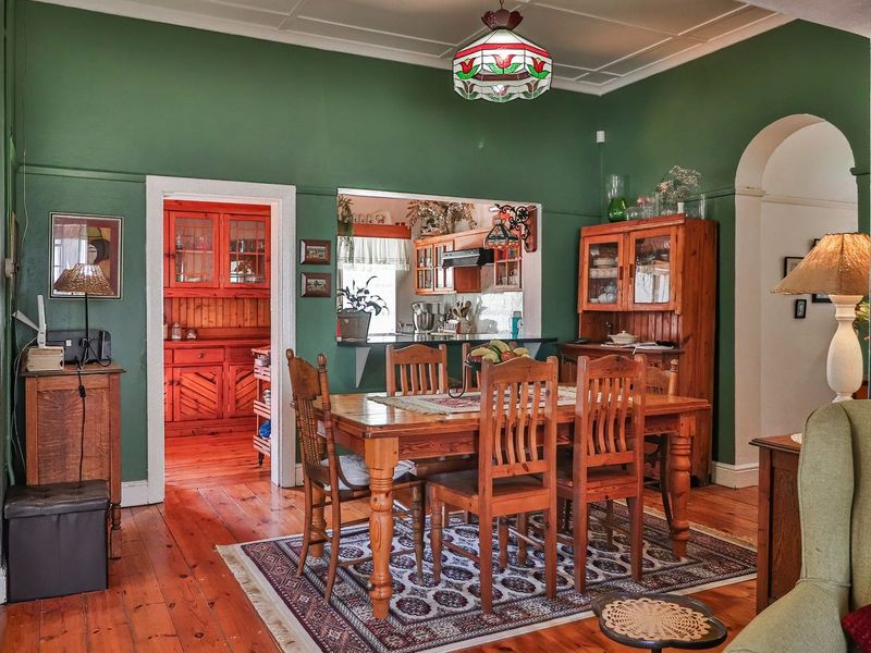 Warm Family Home with Flatlet and Income Potential in Bonnievale. - Photo 10