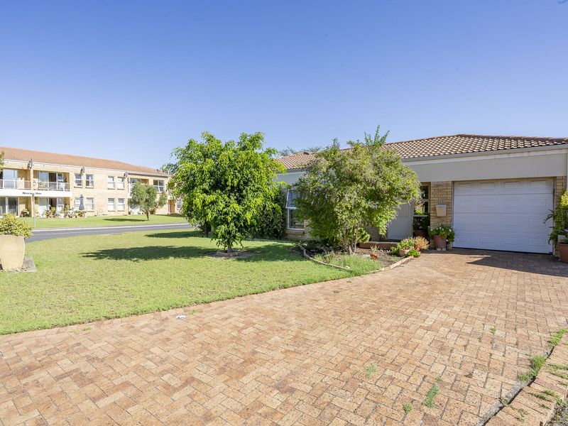A Lovely Home in Klaradyn Retirement Village. Ready for You! - Photo 2