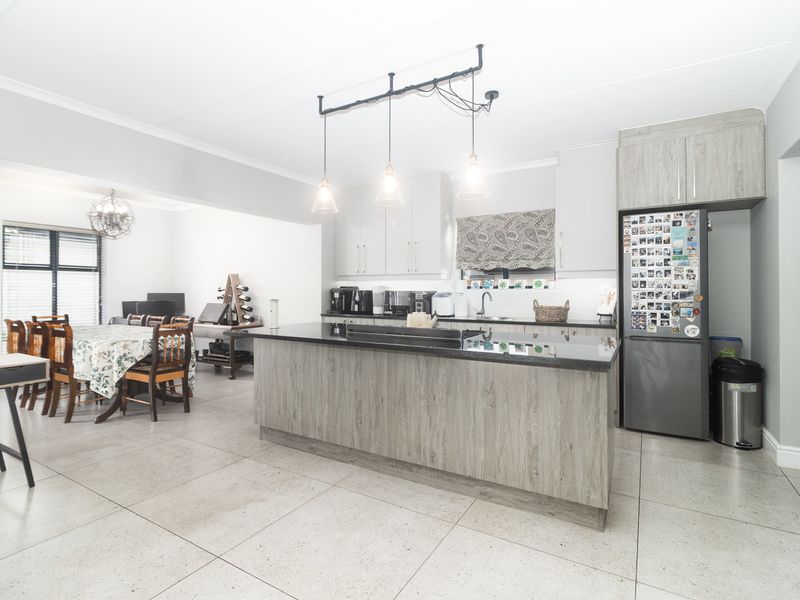 A Rare Gem Not to Be Missed - Photo 7