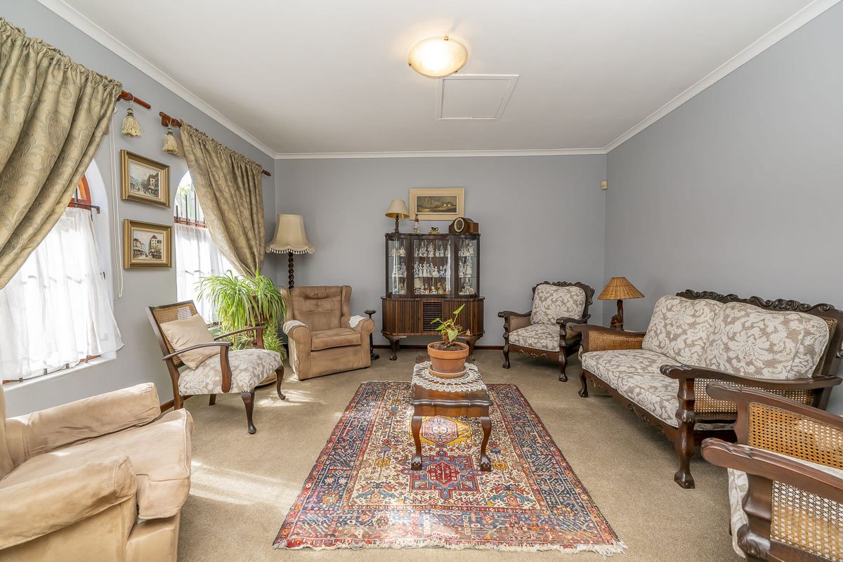 Beautifully Spacious Family Home with Endless Potential. - Photo 5