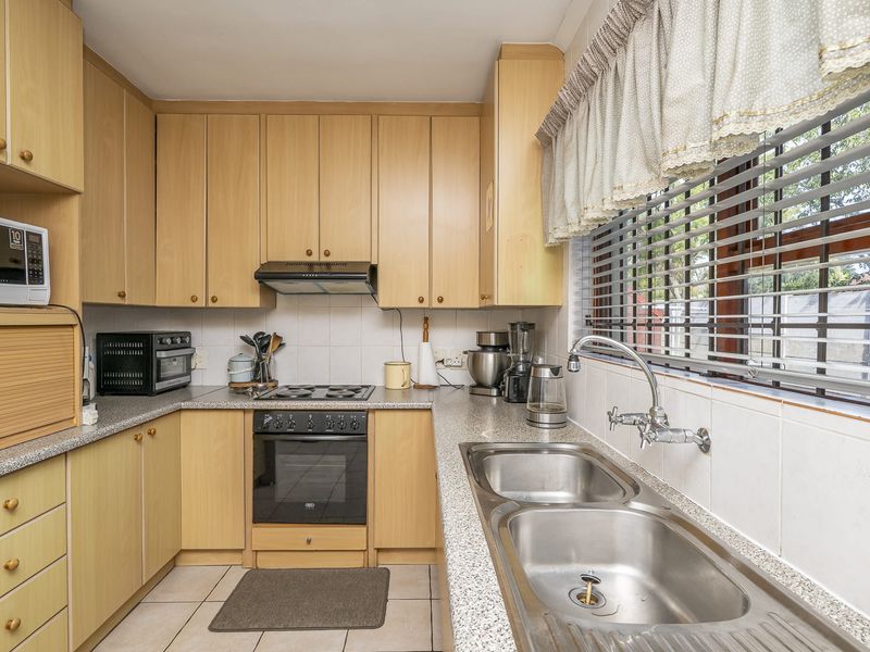 Beautifully Spacious Family Home with Endless Potential. - Photo 8