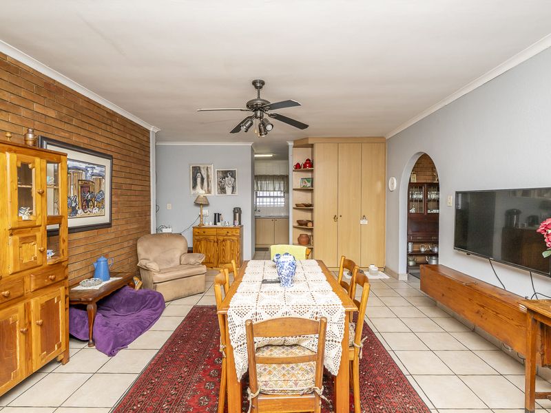 Beautifully Spacious Family Home with Endless Potential. - Photo 6