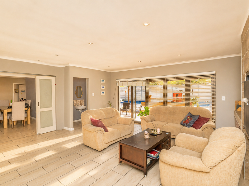 Modern Family Living with a Pool, Braai Room & Plenty of Space to Make Memories in Uitzicht - Photo 7