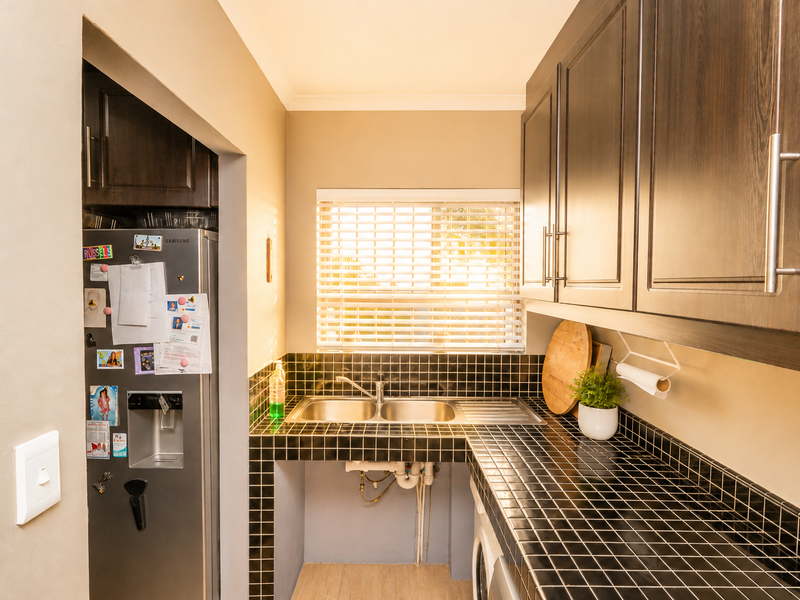 Modern Family Living with a Pool, Braai Room & Plenty of Space to Make Memories in Uitzicht - Photo 6