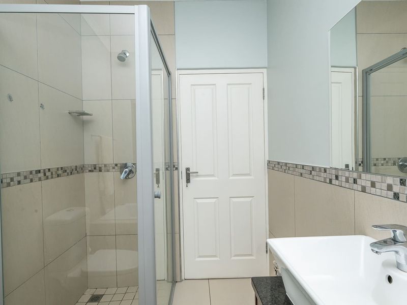 Three-Bedroom Entertainer’s Delight. - Photo 10