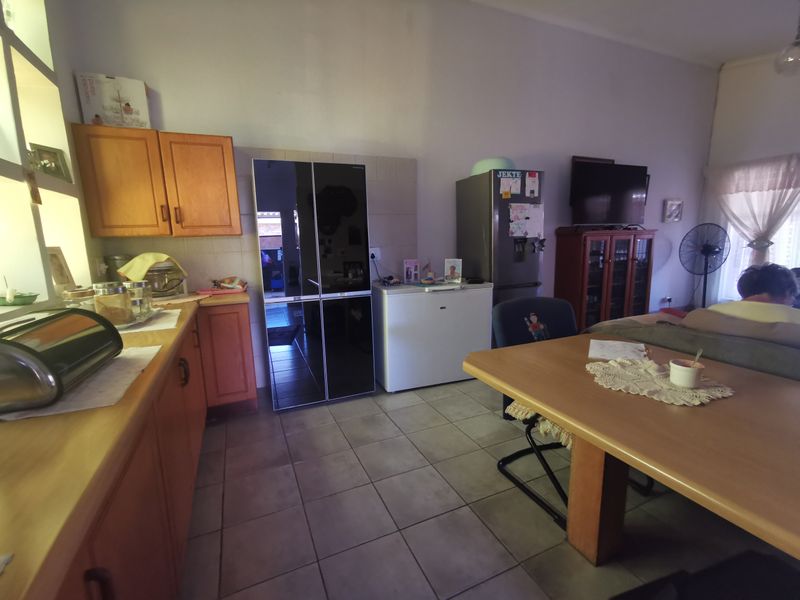 Ideal retirement unit now on sale - Photo 2