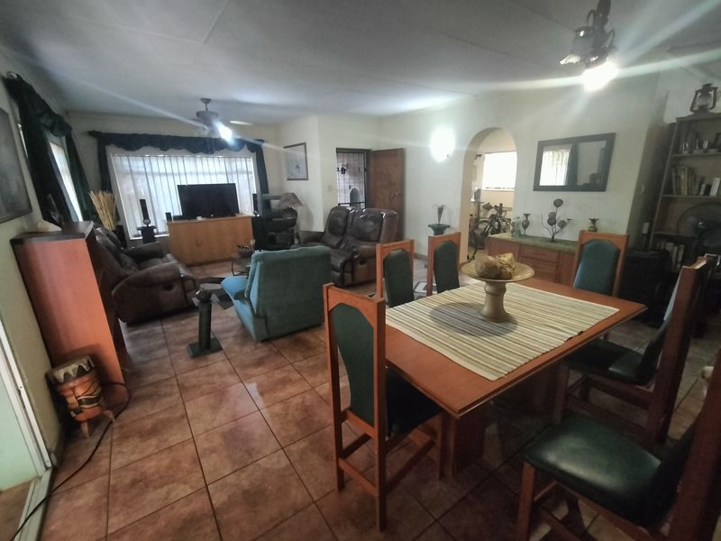 Nestled in the heart of Pretoria North - Photo 4