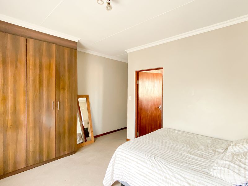 Stylish Family Home with 24/7 Security - Photo 9