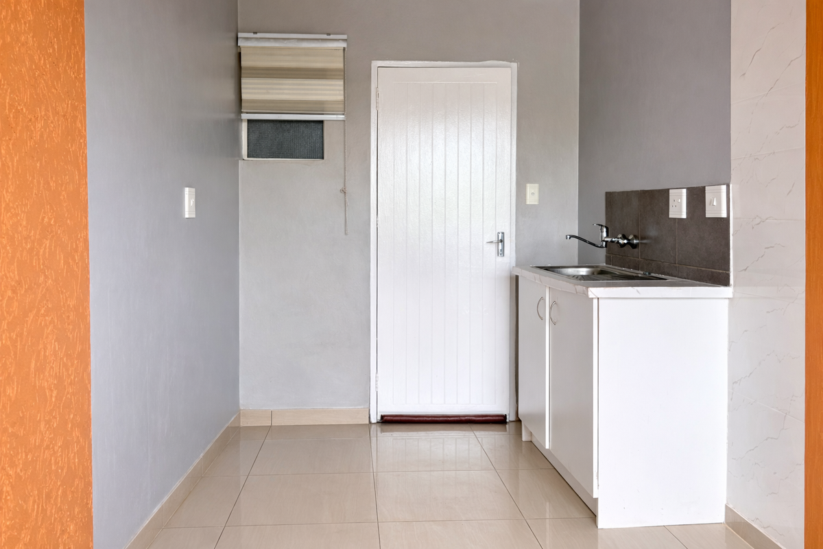 🏡 Ground Floor 2-Bedroom Apartment – Fleurhof, Roodepoort - Photo 3