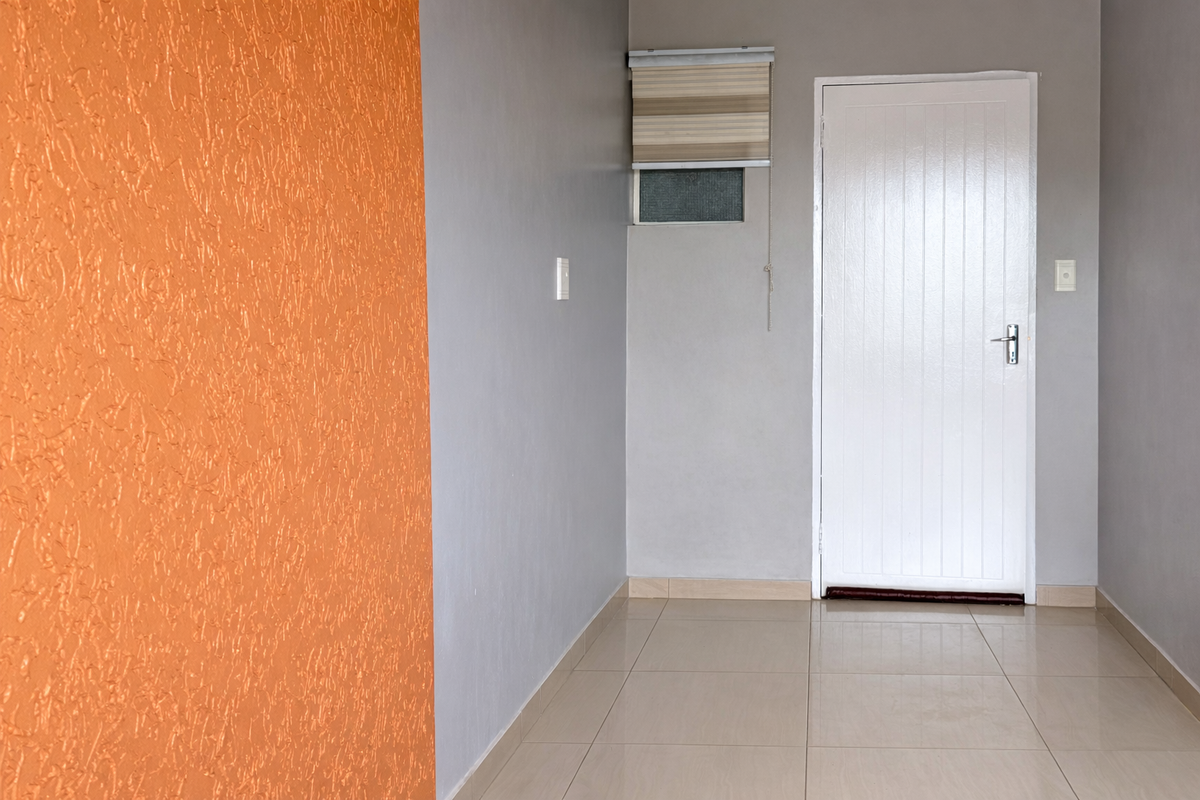 🏡 Ground Floor 2-Bedroom Apartment – Fleurhof, Roodepoort - Photo 4