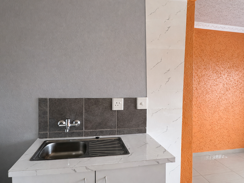 🏡 Ground Floor 2-Bedroom Apartment – Fleurhof, Roodepoort - Photo 10