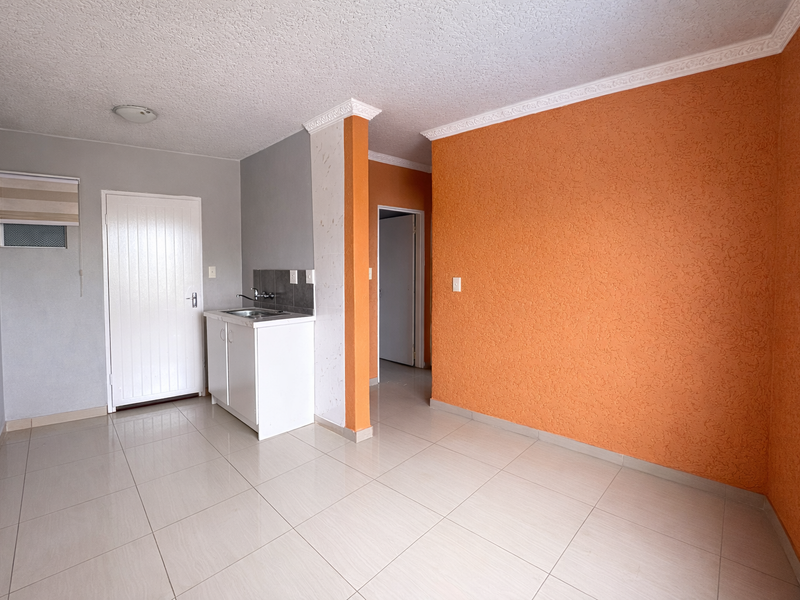 🏡 Ground Floor 2-Bedroom Apartment – Fleurhof, Roodepoort - Photo 6