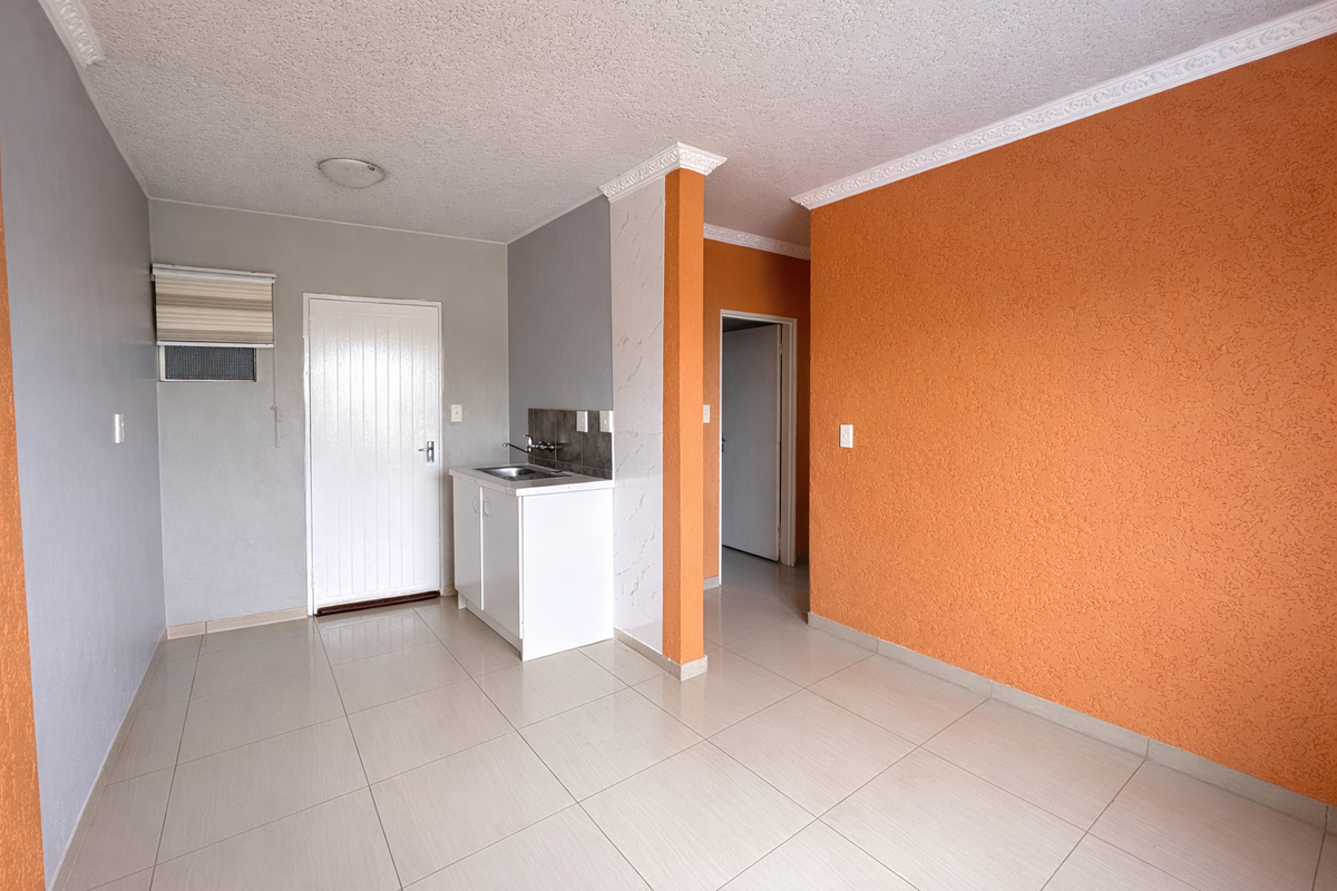 🏡 Ground Floor 2-Bedroom Apartment – Fleurhof, Roodepoort - Photo 5