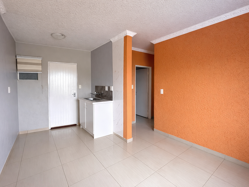 🏡 Ground Floor 2-Bedroom Apartment – Fleurhof, Roodepoort - Photo 5