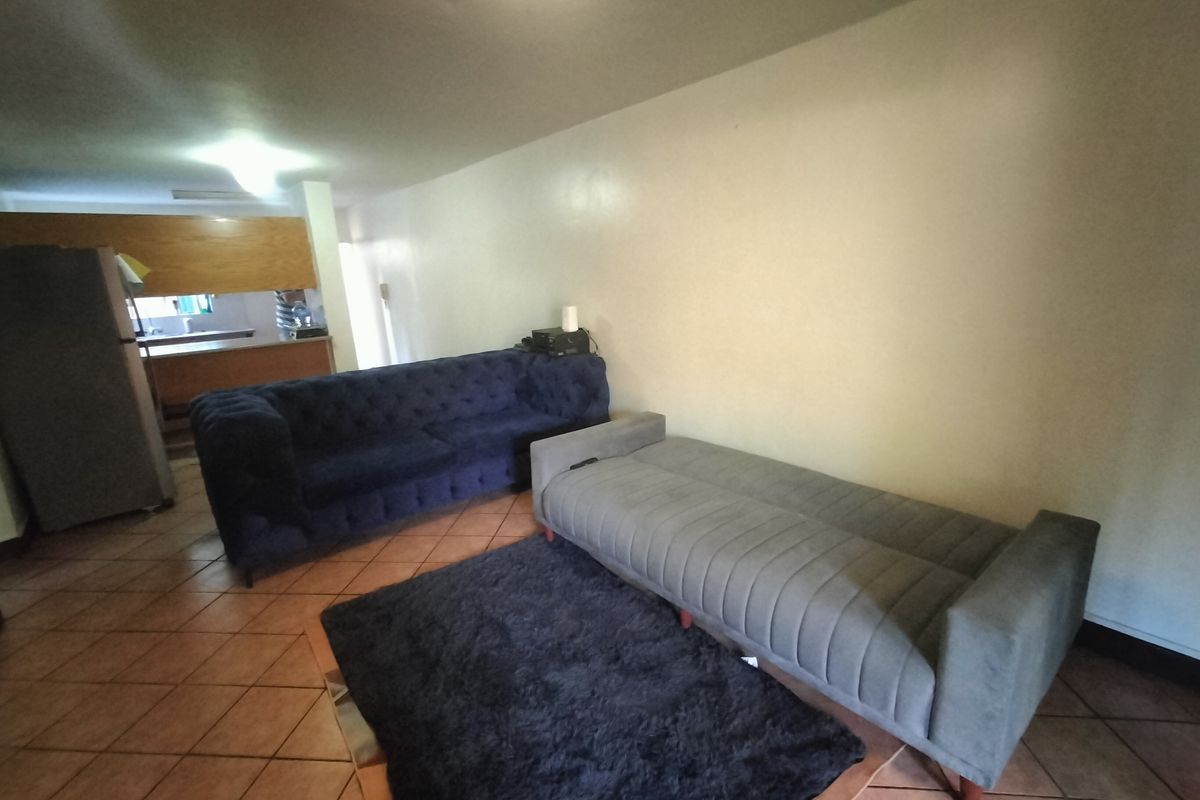 Welcome to the epitome of comfortable living in Bella Tropic comple. - Photo 4