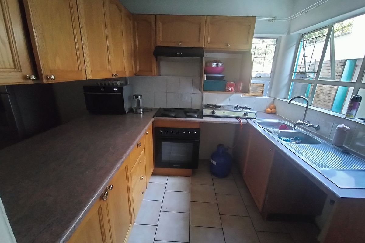 Welcome to the epitome of comfortable living in Bella Tropic comple. - Photo 3