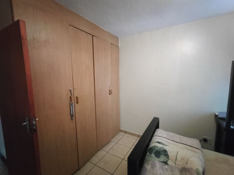 Welcome to the epitome of comfortable living in Bella Tropic comple. - Photo 8