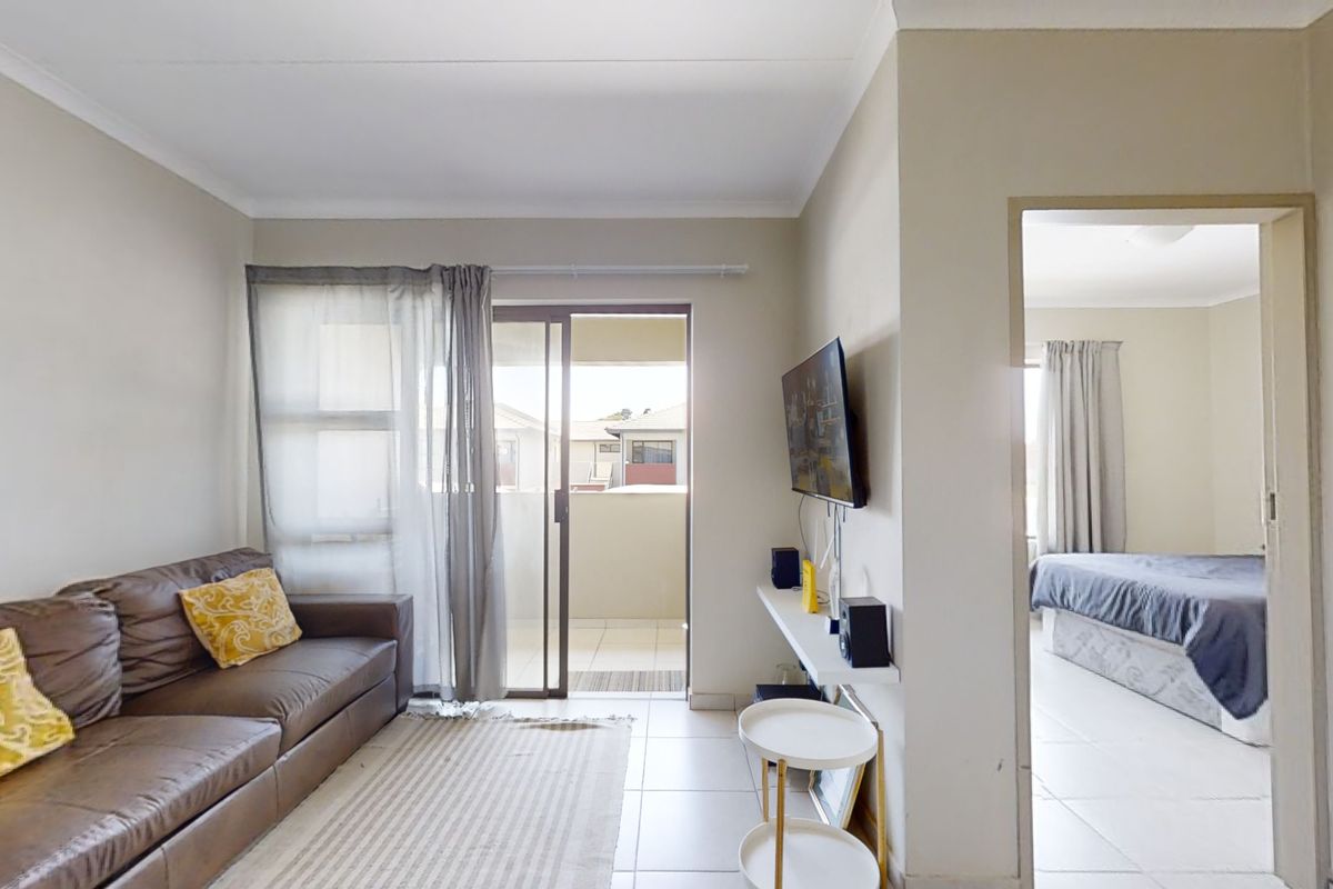 First Floor Unit in Modern Complex! - Photo 5