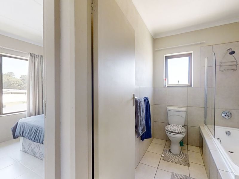 First Floor Unit in Modern Complex! - Photo 10