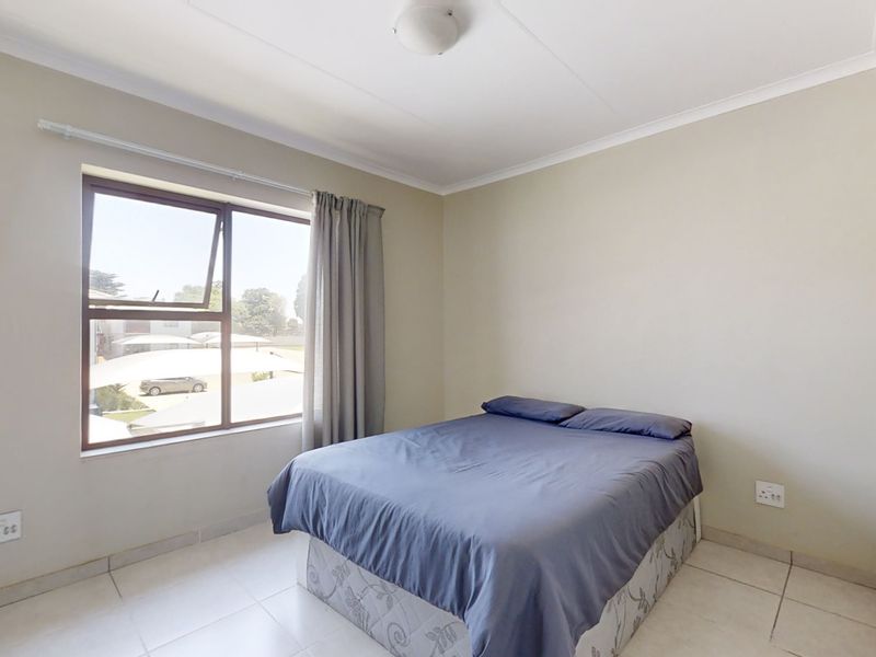 First Floor Unit in Modern Complex! - Photo 8