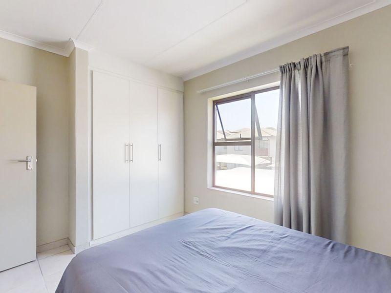 First Floor Unit in Modern Complex! - Photo 9