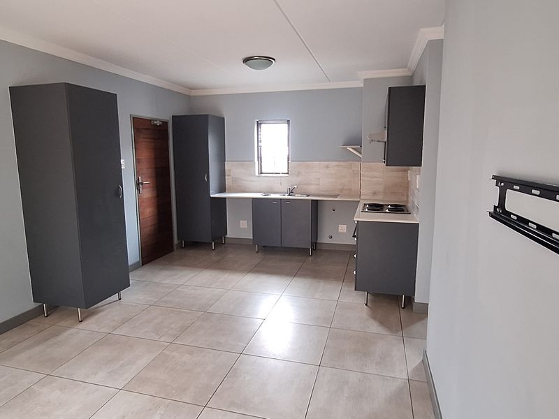 Stunning apartment for sale in Blue Hills, Midrand - perfect for modern living! - Photo 6