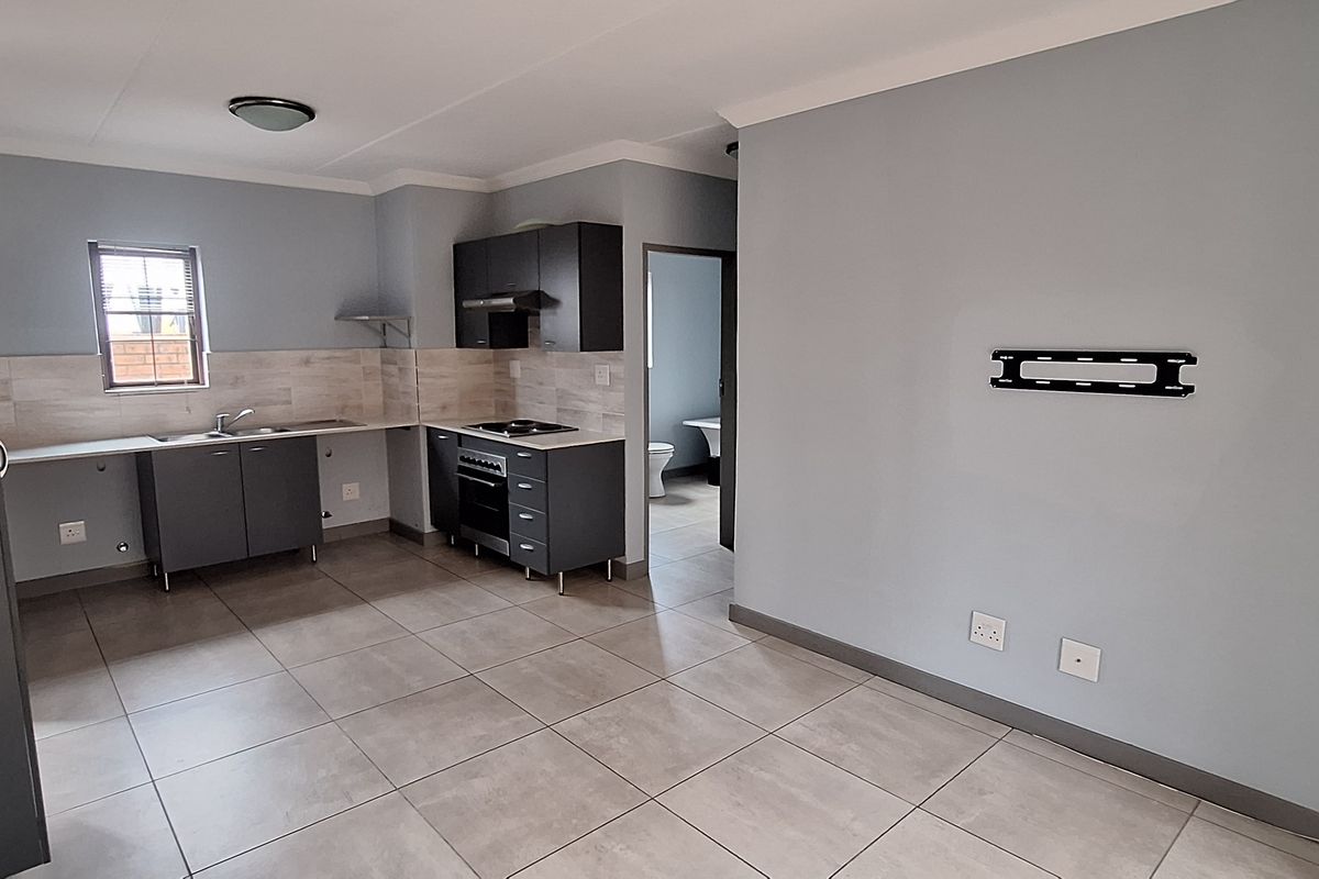 Stunning apartment for sale in Blue Hills, Midrand - perfect for modern living! - Photo 5
