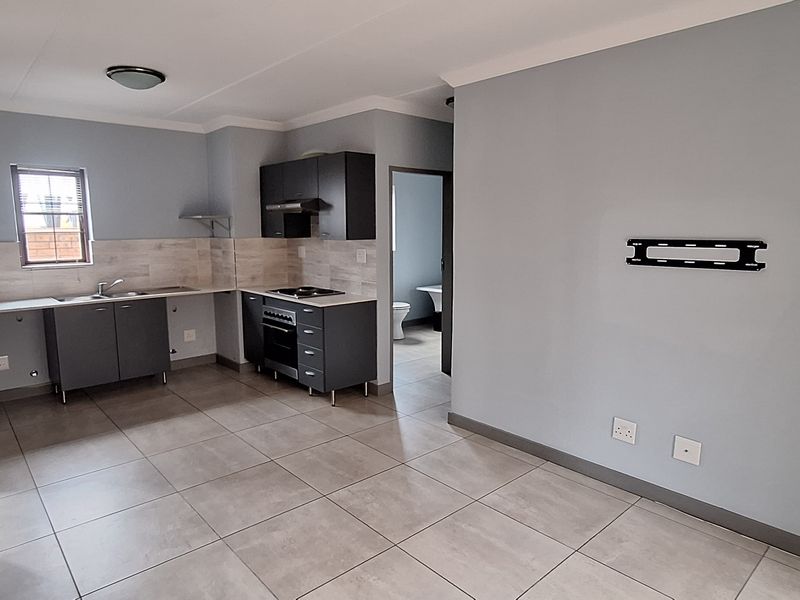 Stunning apartment for sale in Blue Hills, Midrand - perfect for modern living! - Photo 5