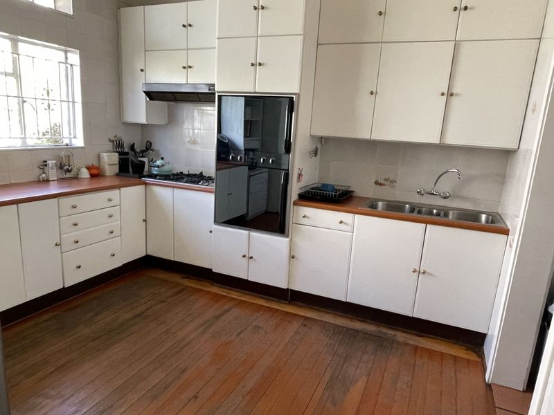 VIEWS! FABULOUS HOME WITH STUNNING COTTAGES - Photo 8