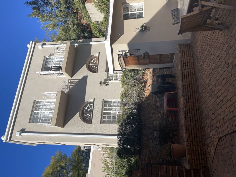 VIEWS! FABULOUS HOME WITH STUNNING COTTAGES - Photo 2