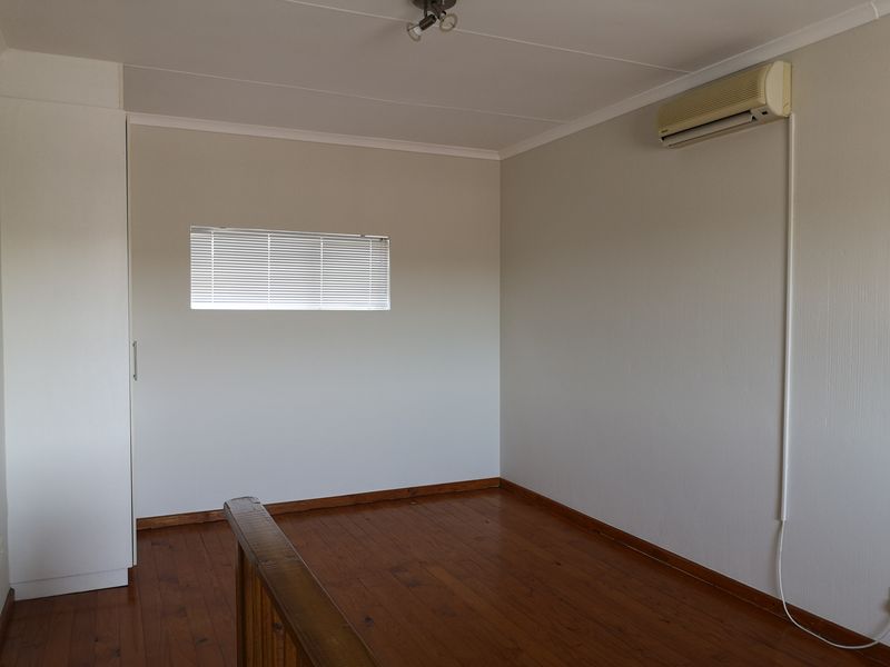 Beacon Bay - Secure and neat lock up and go - Photo 6