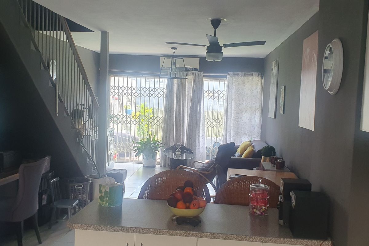 Prime Location And Pet Friendly - Photo 4