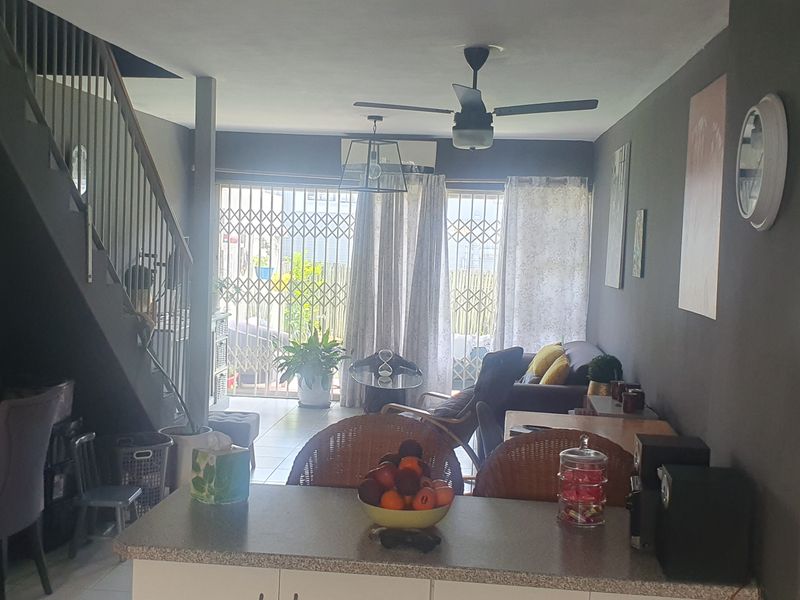 Prime Location And Pet Friendly - Photo 4