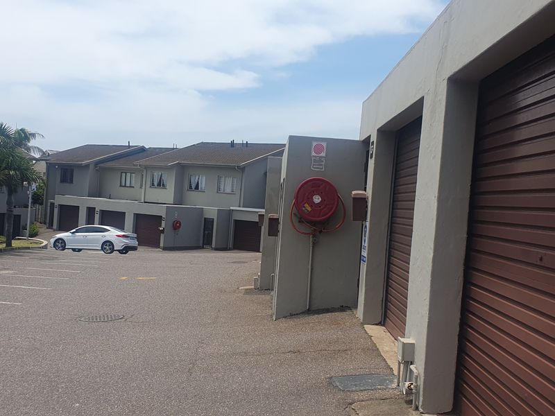 Prime Location And Pet Friendly - Photo 2