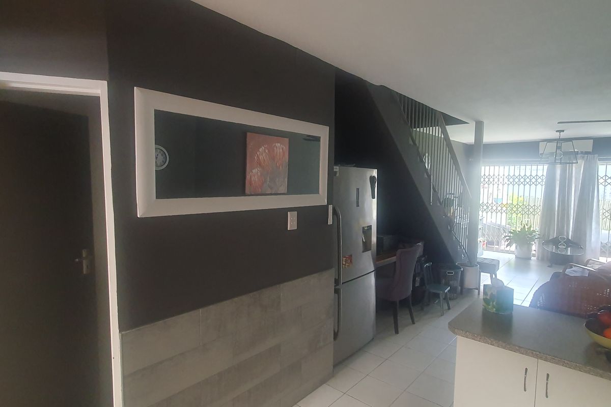 Prime Location And Pet Friendly - Photo 5