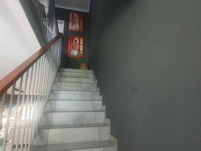 Prime Location And Pet Friendly - Photo 10