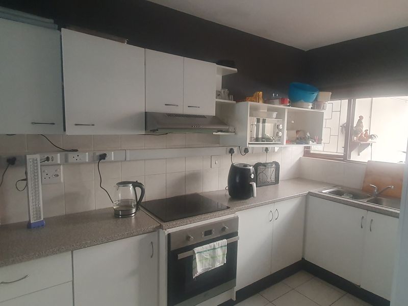 Prime Location And Pet Friendly - Photo 6