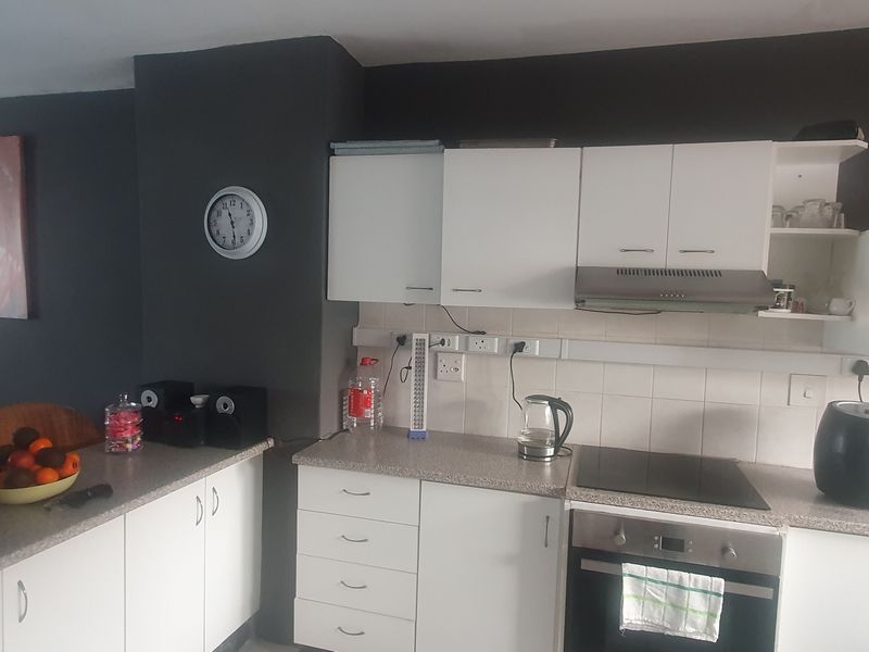 Prime Location And Pet Friendly - Photo 7